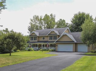 3930 Beaver Ridge Cir, Cedar Falls, IA 50613