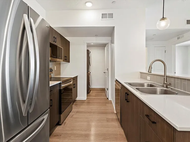 Hawk's Landing Apartments — Photo 75