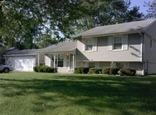 415 E Tulip Dr, Glenwood, IL 60425