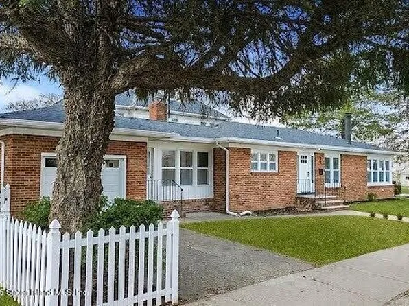 2 Livingston Ct, Staten Island, NY 10310