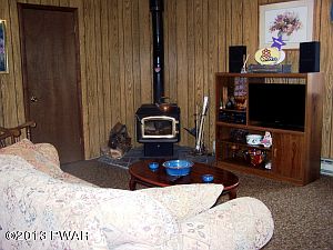 2nd image of 302 Parkwood Dr
