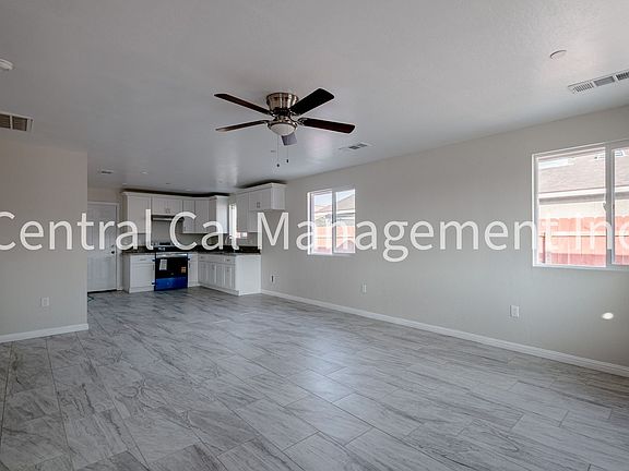 2nd image of 1004 Padre St