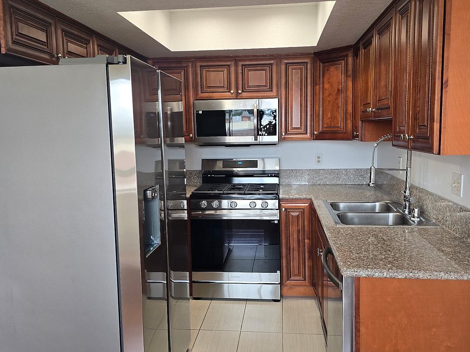 1st image of 1165 Spazier Ave #202