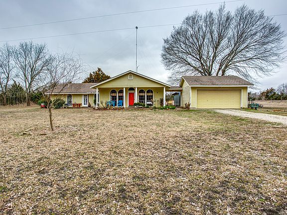 2nd image of 836 County Road 4910