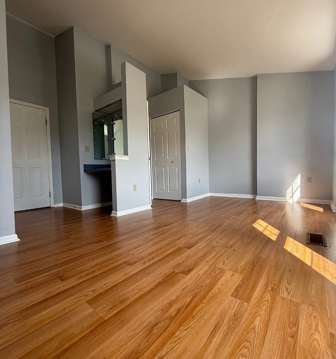 2 bed, 1.5 bath, 976 sqft, $1,900 — Photo 2
