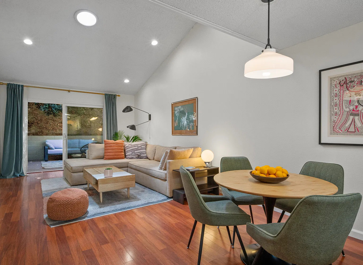 2 bed, 1.5 bath, 1020 sqft, $3,800 — Photo 2