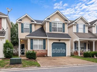 11 Camellia Ln, Hampton, VA 23663