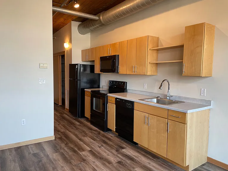 309 Roberts St N #401 — Photo 16