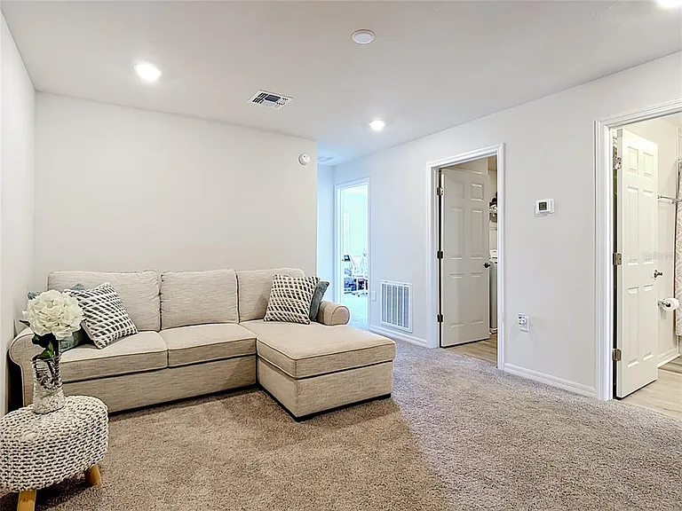 371 Crossings Ave — Photo 8
