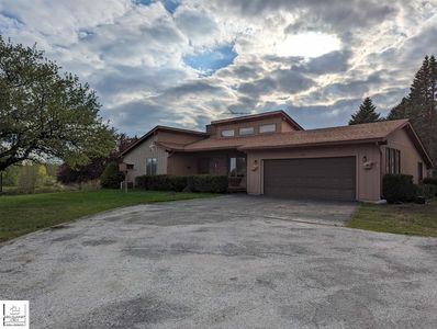 5926 White Creek Rd, Marlette, MI, 48453