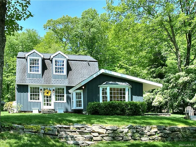 5 Old Mill Rd — Photo 1