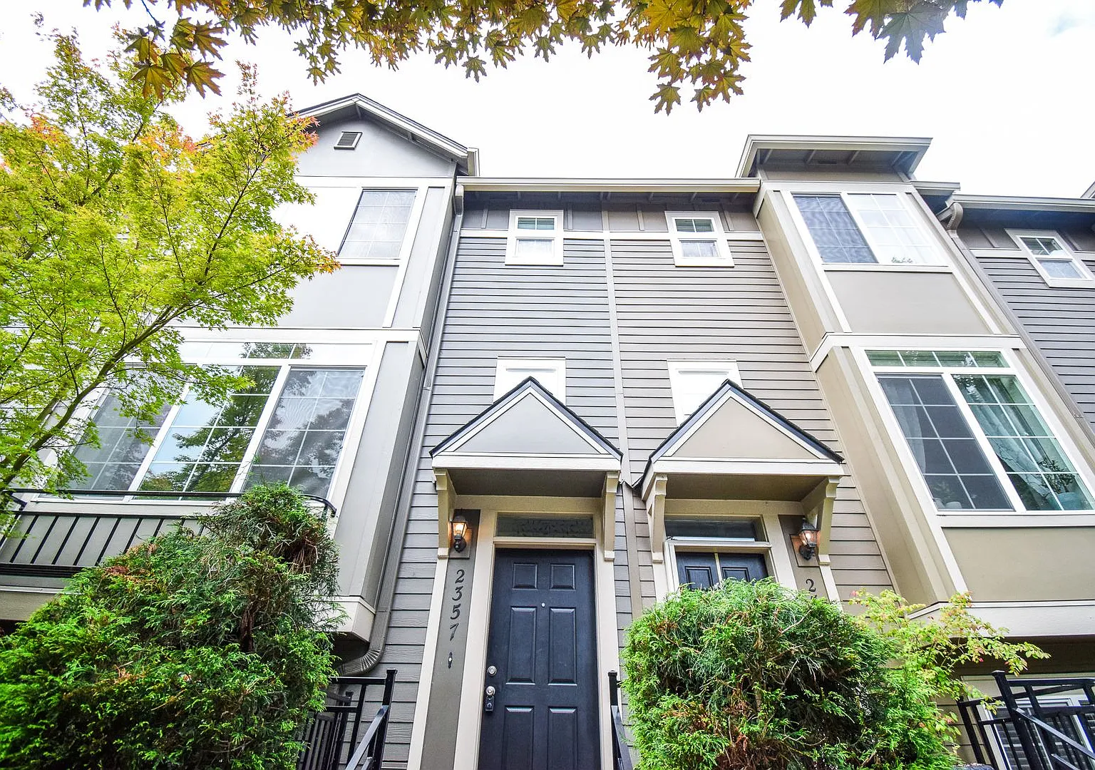Beautiful 3 Bed 3.5 Bath Condo in Bethany! — Photo 2