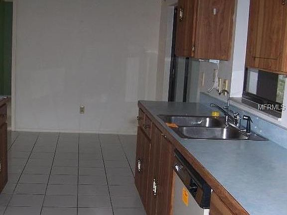 5th image of 36 Blue Heron Ln