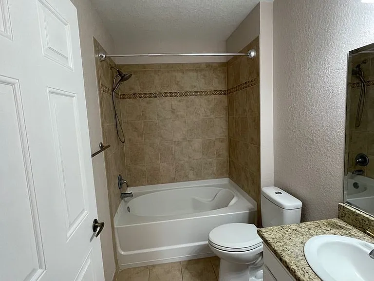 4600 E Moody Blvd #7L — Photo 17