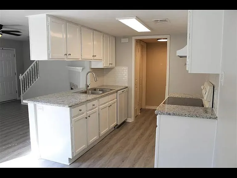 258 Settlers Park Dr — Photo 9