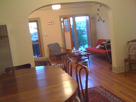 from dining room into liv rm