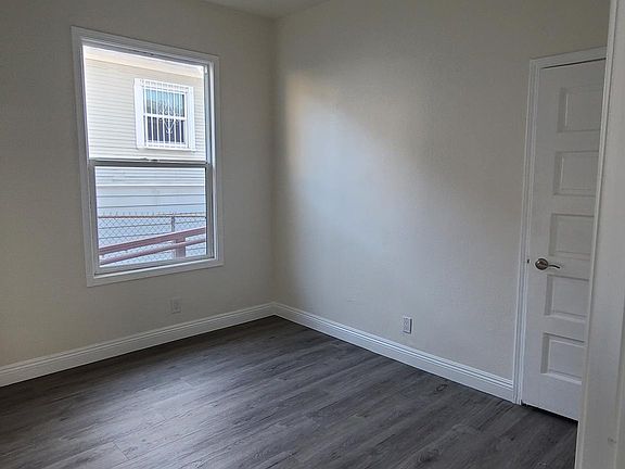 5th image of 629 San Benito St