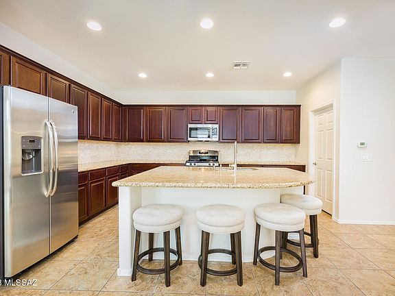 5th image of 710 S Desert Haven Rd