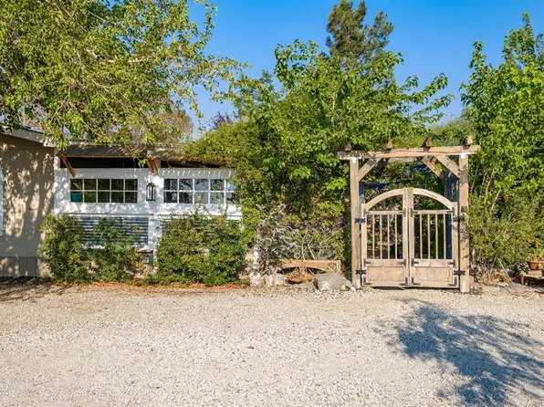 3590 Goss Rd, Phelan, CA 92371