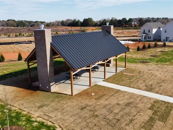 523 Seaborn Cir, Pendleton, SC 29670