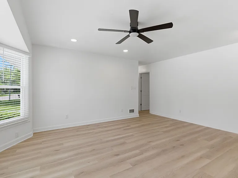 10173 Joliet St — Photo 15