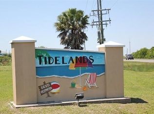 906 Sand Dune Dr, Pt Bolivar, TX 77650
