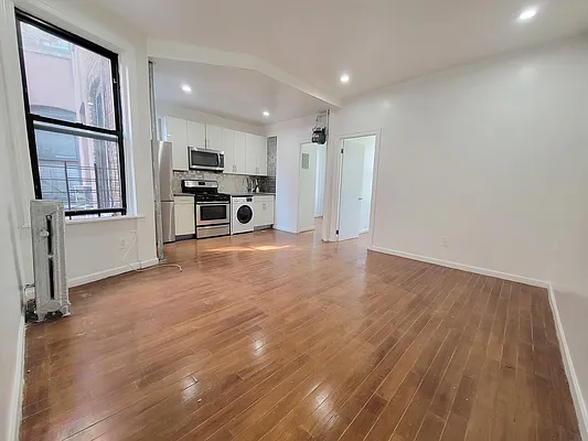 Rented by Bruma Realty LLC | media 6