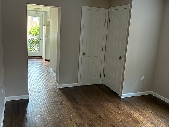4th image of 449 W Chestnut St APT 2