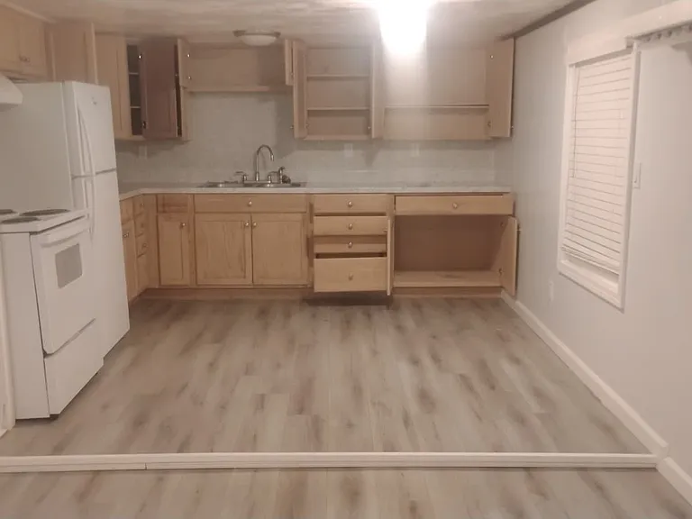 800 Denton Blvd NW #6 — Photo 1