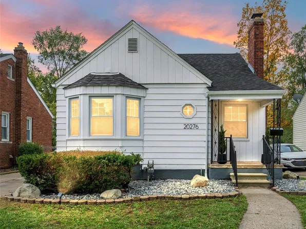 20276 Washtenaw St, Harper Woods, MI 48225
