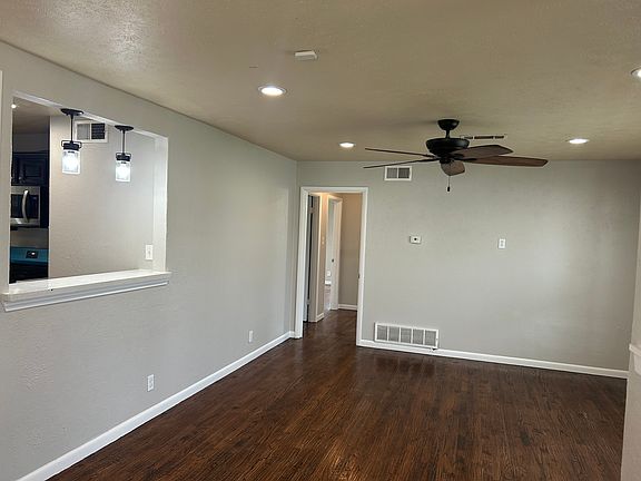 4th image of 3504 Jane Ln