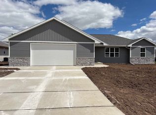 1246 Putnam Dr, Pulaski, WI 54162