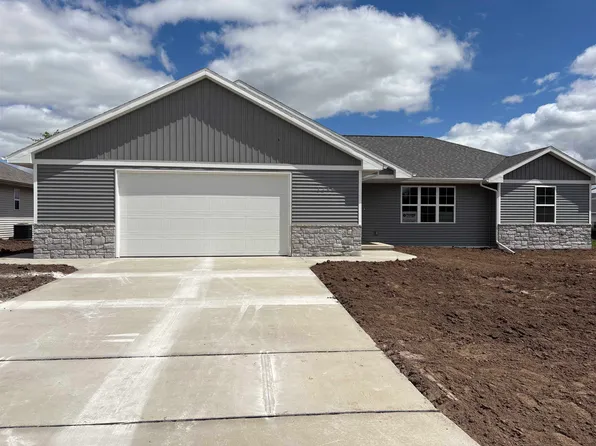 1246 Putnam Dr, Pulaski, WI 54162