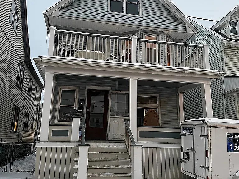 702 Hopkins St