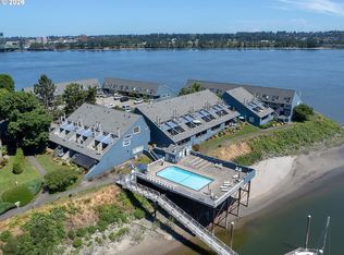 81 N Hayden Bay Dr, Portland, OR