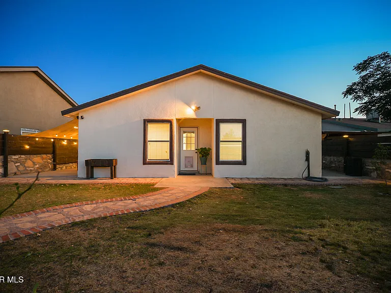 14121 Tierra Halcon Dr — Photo 36