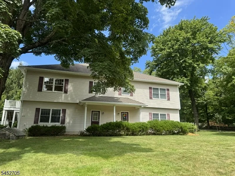 23 W Hanover Ave #23A