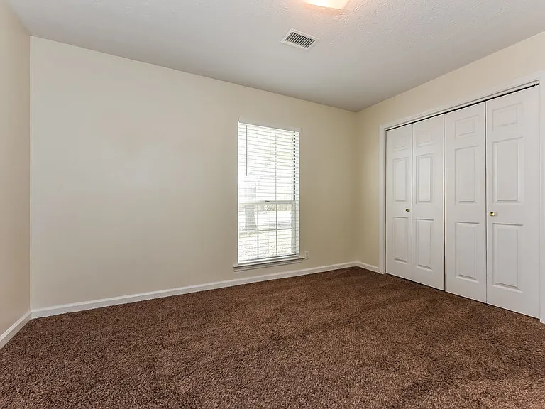 104 Carolina Ct — Photo 14