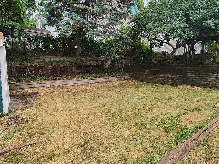 1508 Merrill St — Photo 26