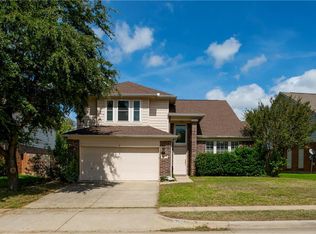 5425 Crater Lake Dr, Fort Worth, TX 76137