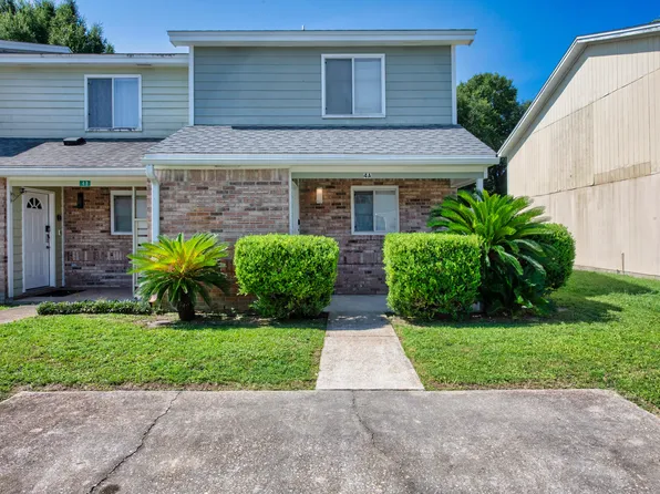 4 Cinderella Ln NW Unit A, Fort Walton Beach, FL 32547