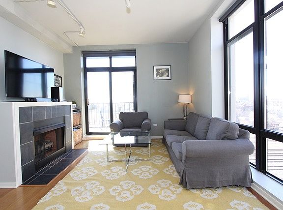 2nd image of 1525 S Sangamon St Unit 609