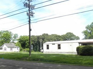 2352 Riverside Dr, Jackson, TN 38301