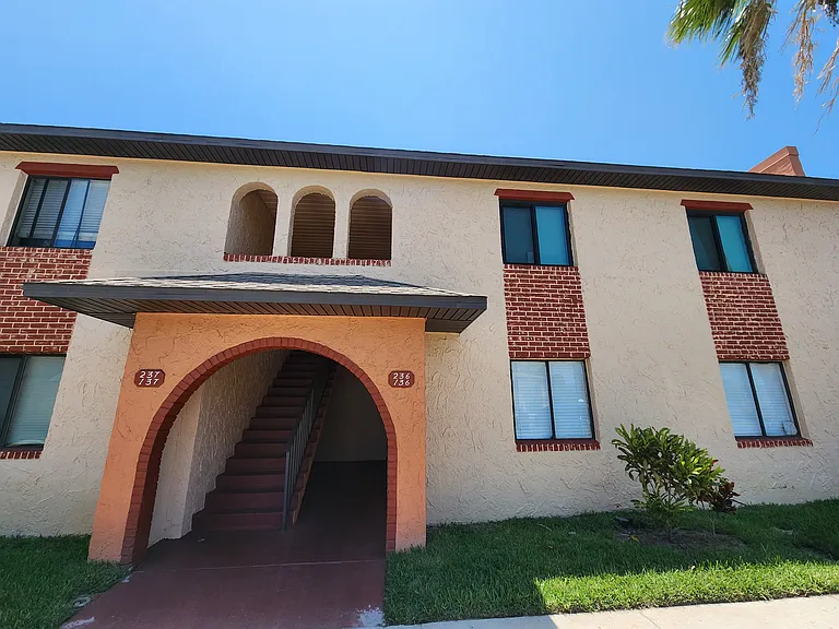 134 San Juan Cir — Photo 1