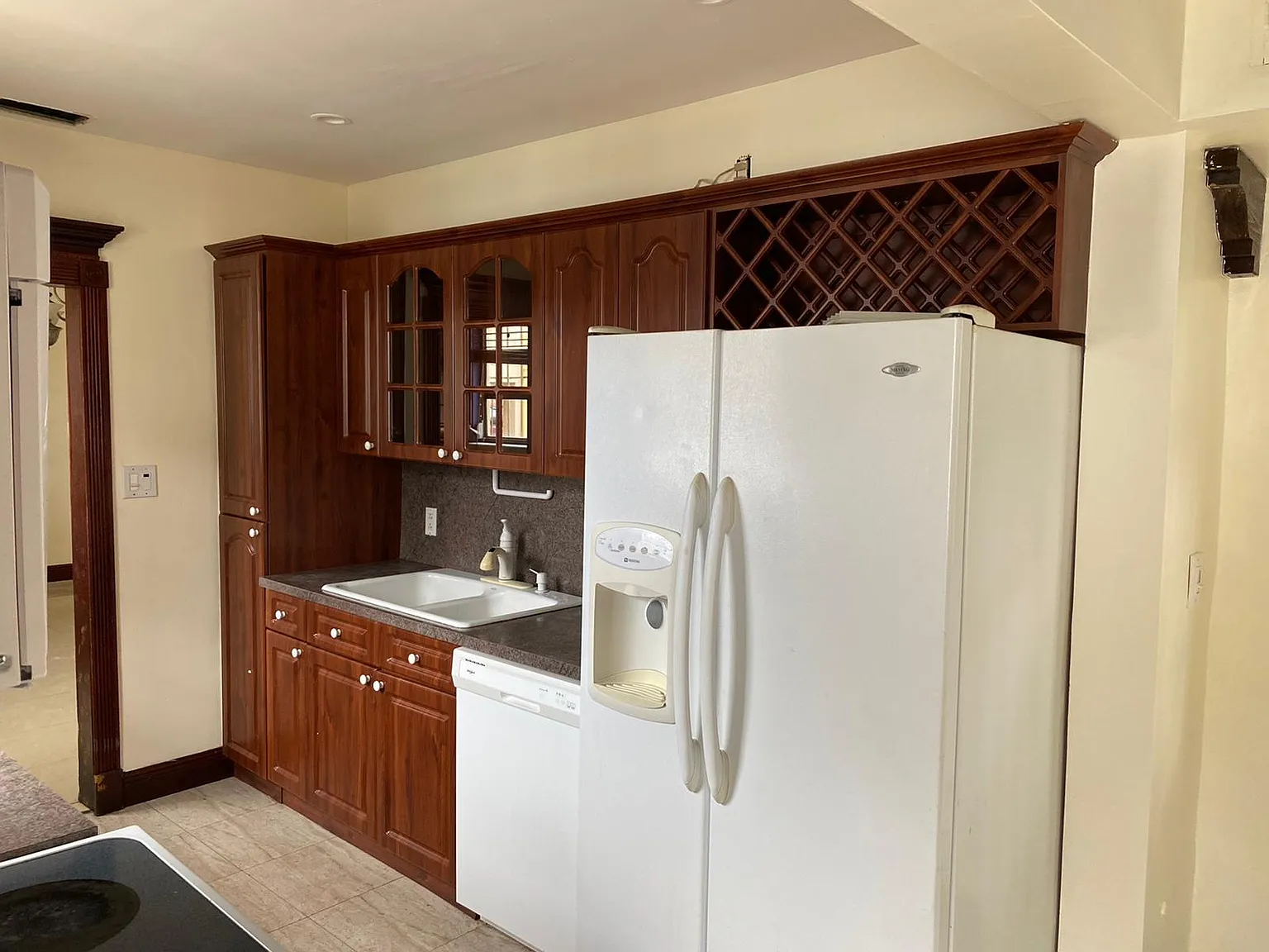 2 bed, 805 sqft, $2,050 — Photo 2