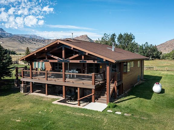 5th image of 9 Juniper Ln