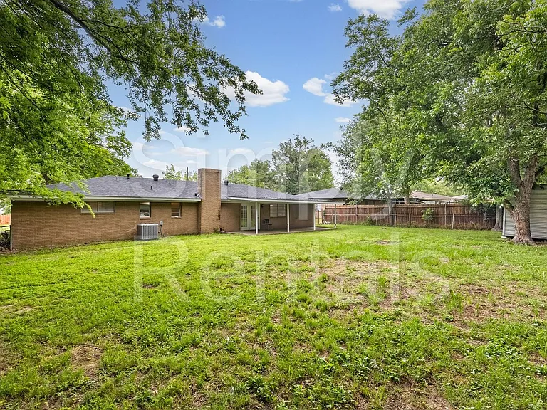 705 Plano St — Photo 37