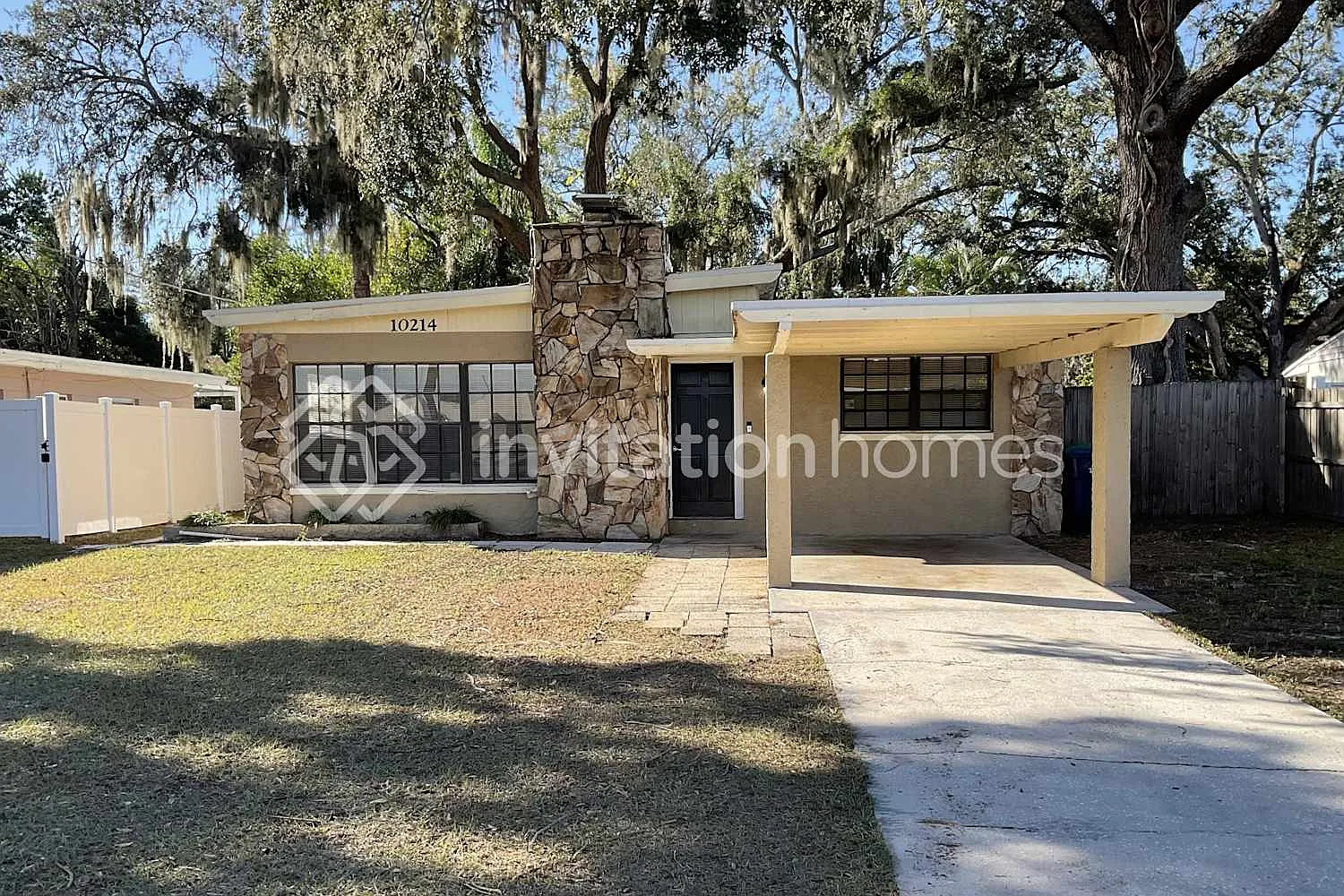 10214 N Boulevard Tampa, FL 33612 — Photo 1
