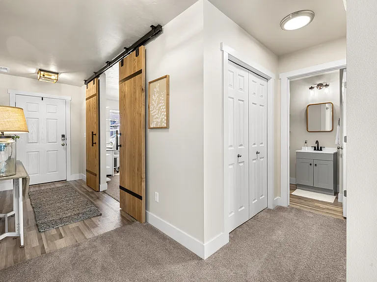 4447 W Everest St — Photo 3
