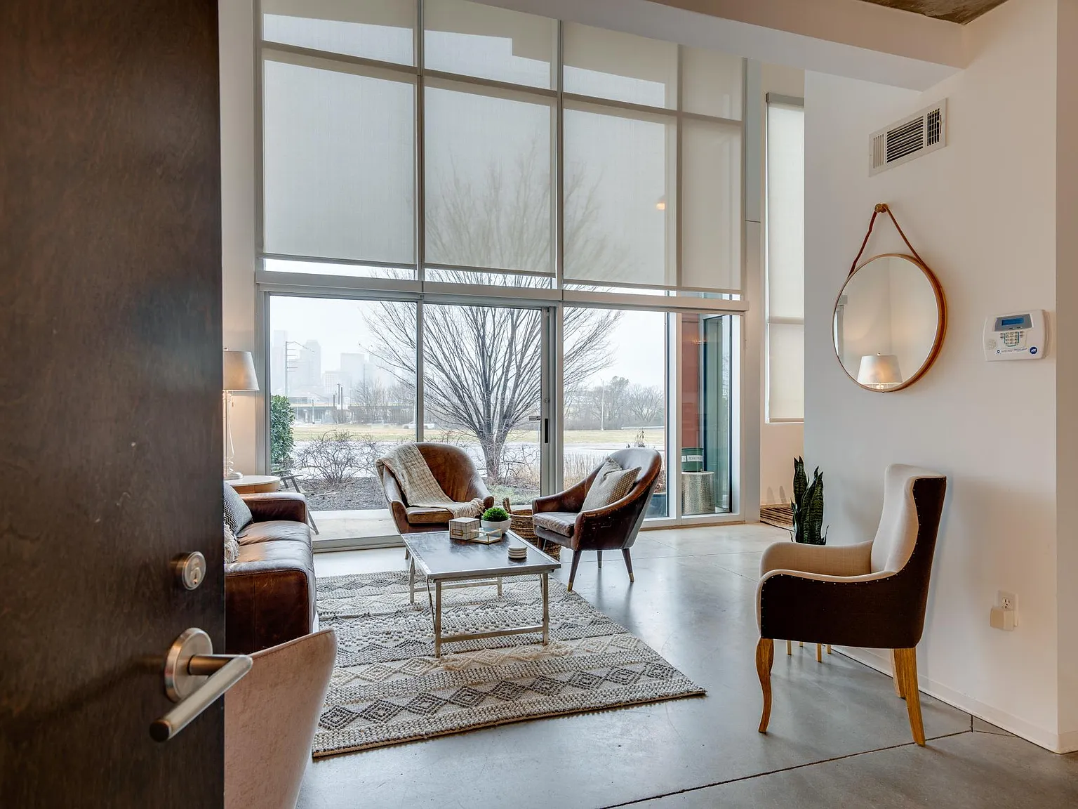 2 bed, 2126 sqft, $4,200 — Photo 3